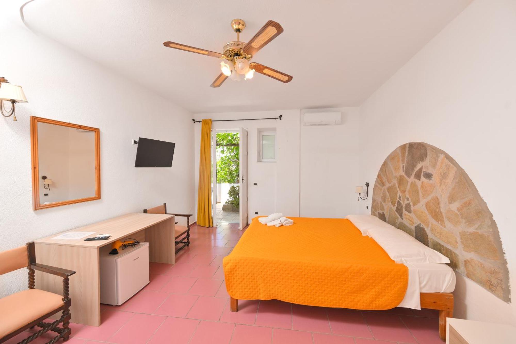 Resort Punto Azzurro Ischia Esterno foto